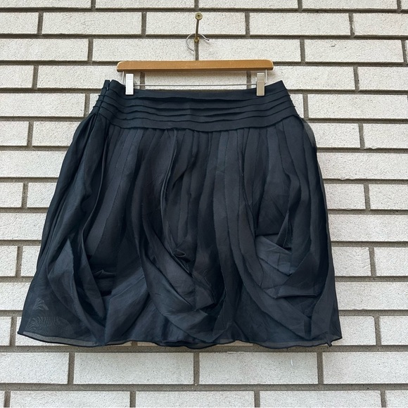 Teri Jon Black Silk Textured Mini Skirt Architectural Structure Statement Piece - Picture 4 of 7